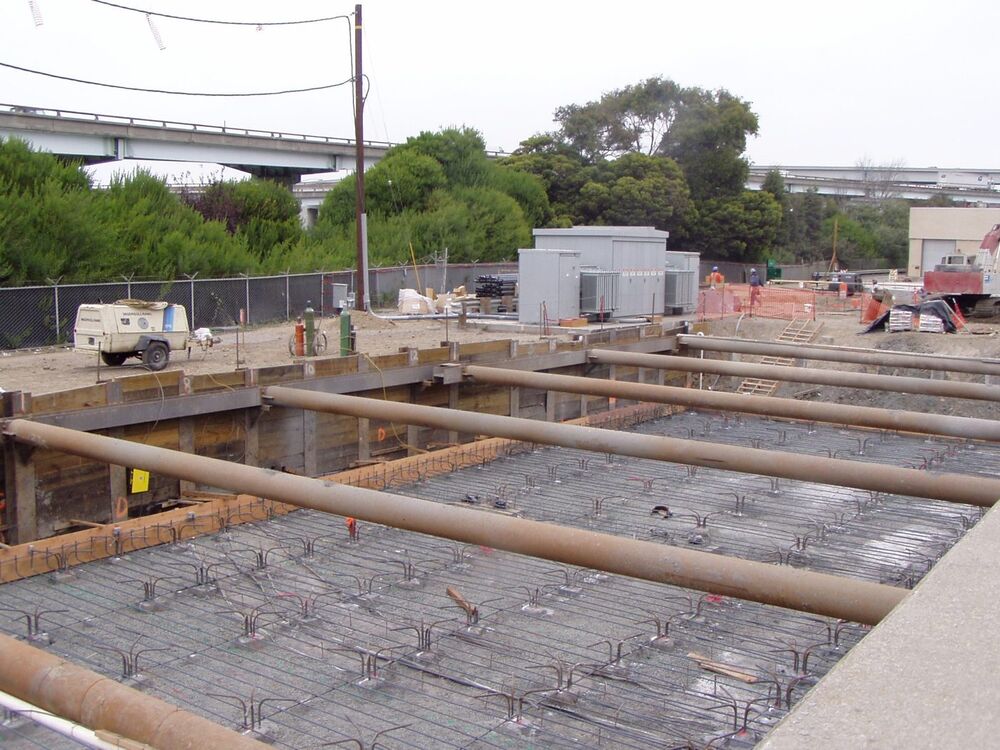 Internally braced cofferdam