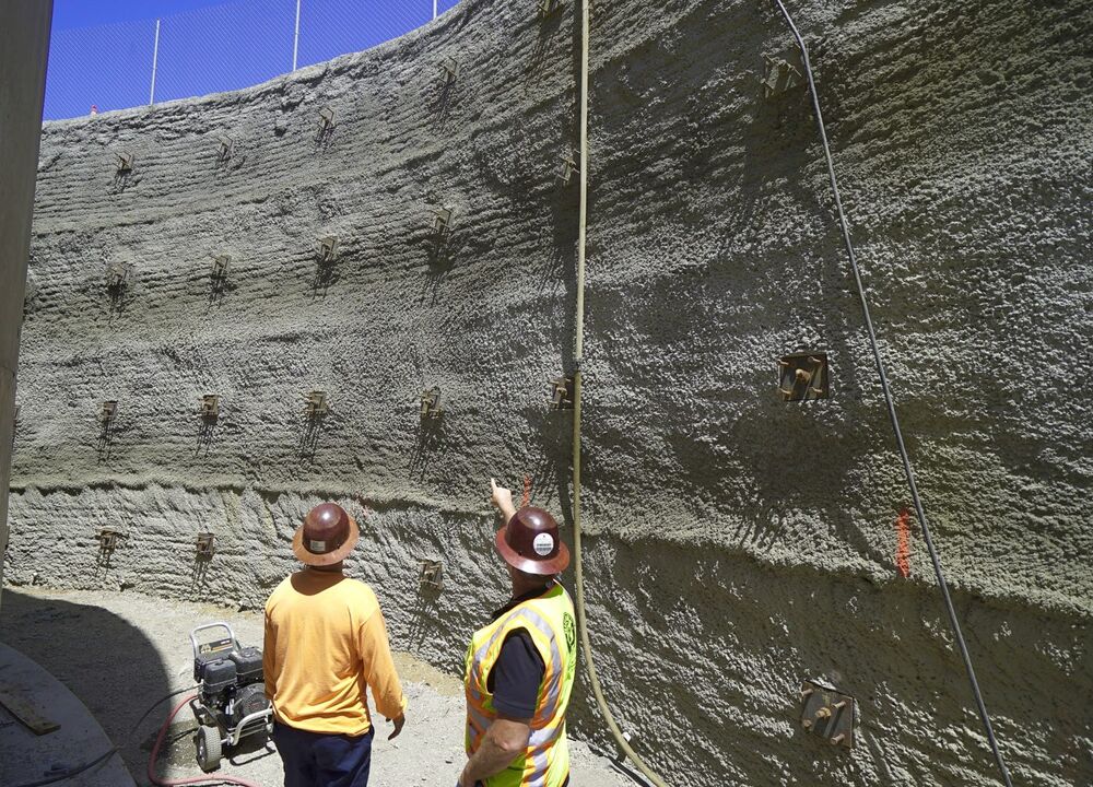 Curved soil nail wall